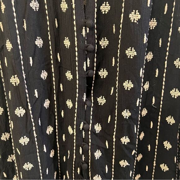 Amuse Society Elegant Embroidered Long Sleeve Blouse Size Small - Picture 2 of 6